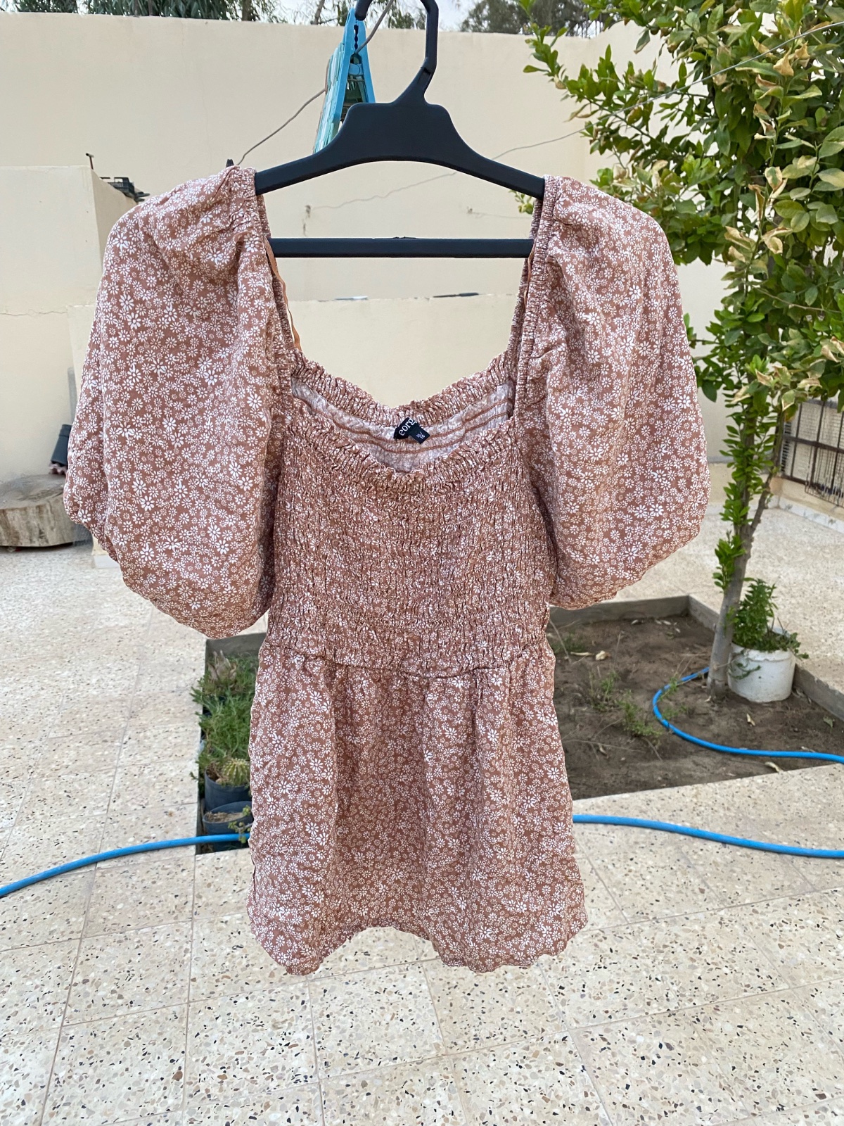 Top floral à manches bouffantes (Taille L/XL)