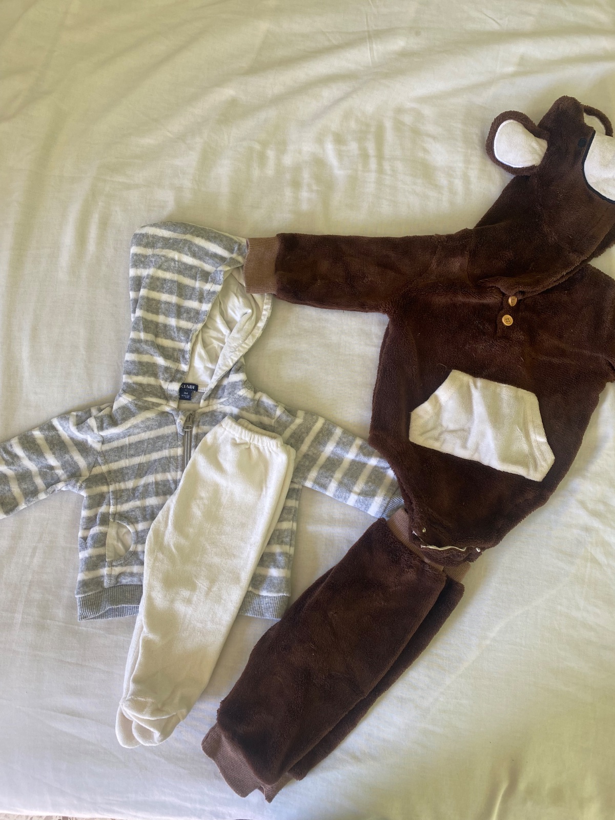 Lot de vêtements pour bébé