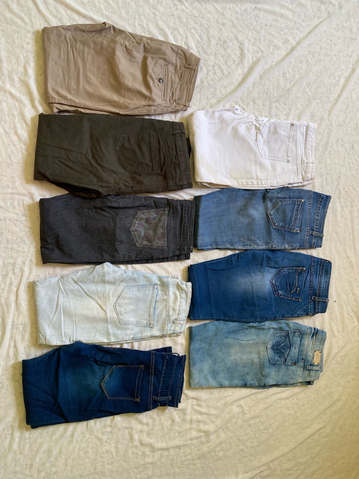 Lot de 9 Pantalons & Jeans Tendance (Super Affaire!)