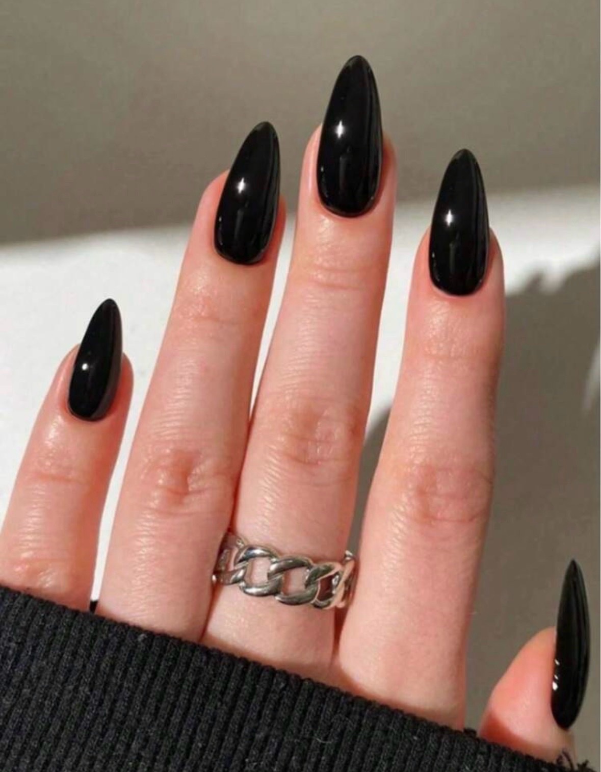 Press on nails