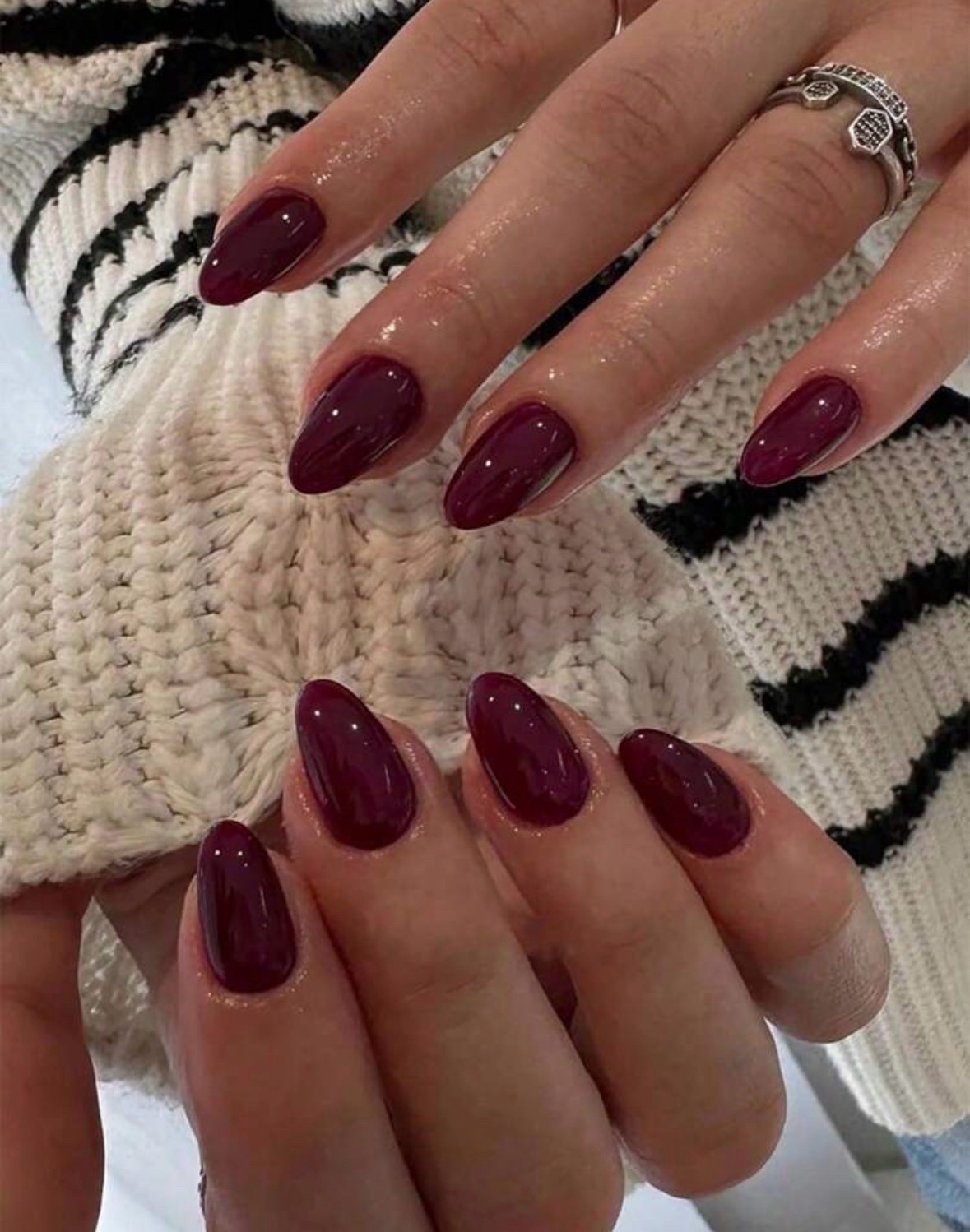 Press on nails burgandy