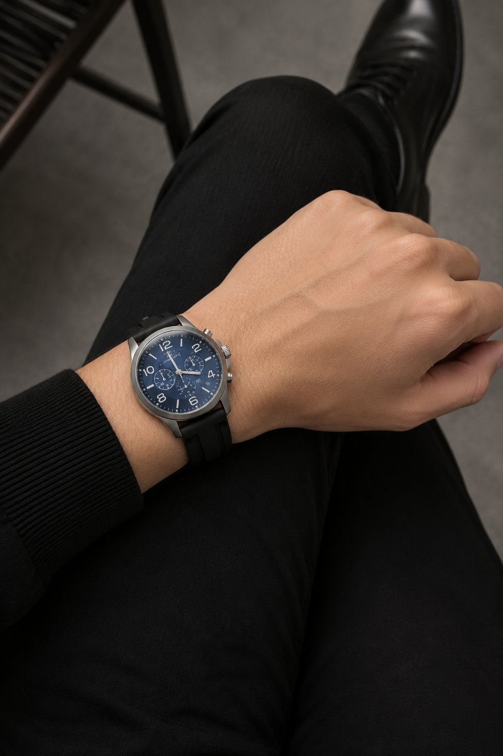 ⌚Men’s Classic Chronograph Watch – Black Strap