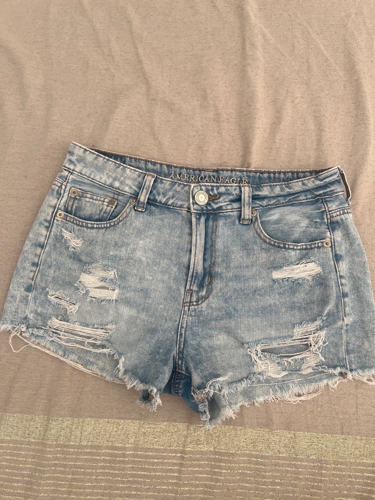 Short jean de la marque American Eagle taille 36