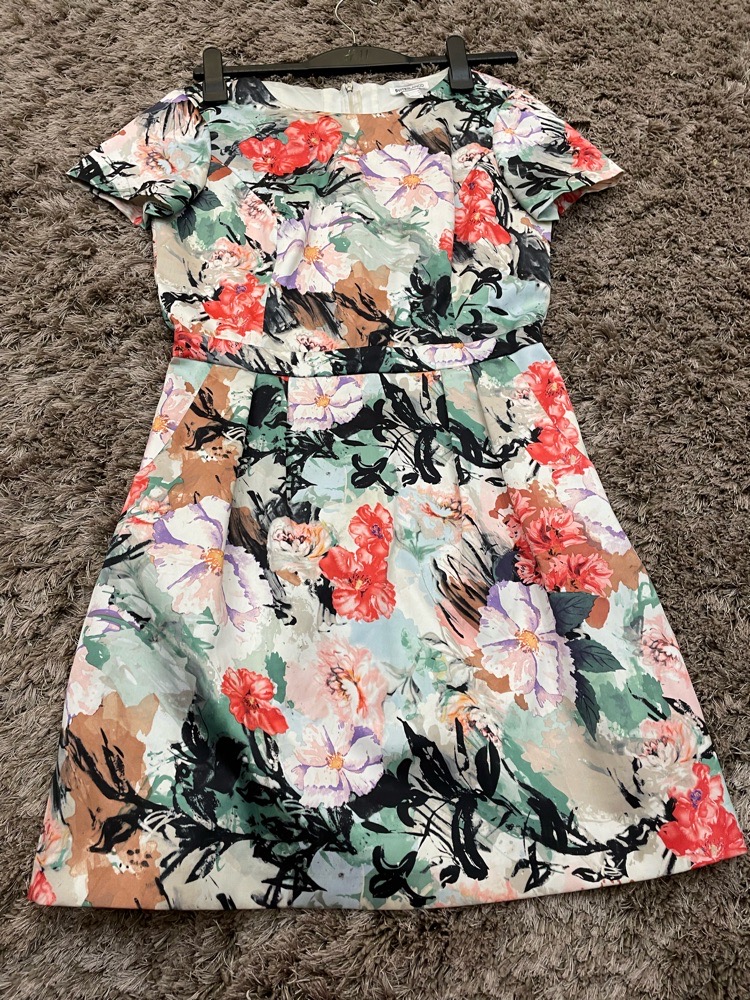 Robe en satin, taille M