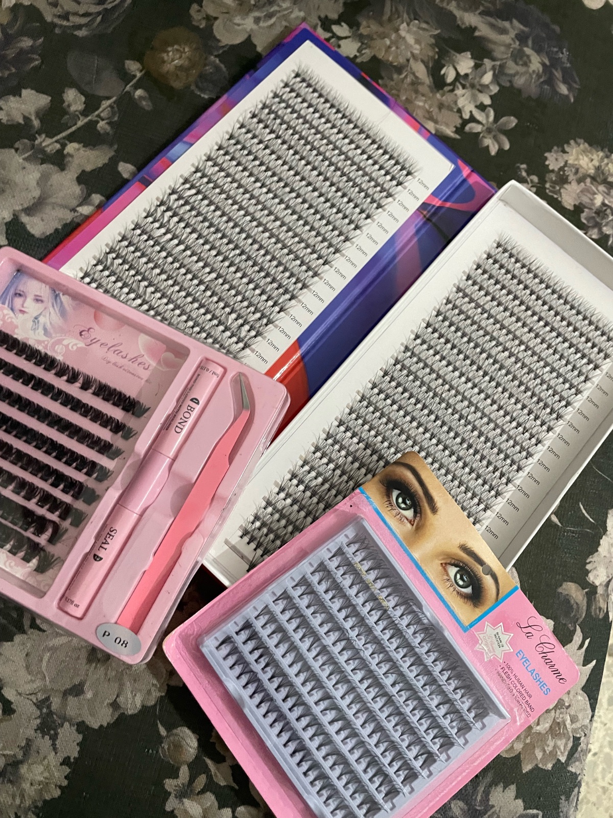 Faux cils avec colle