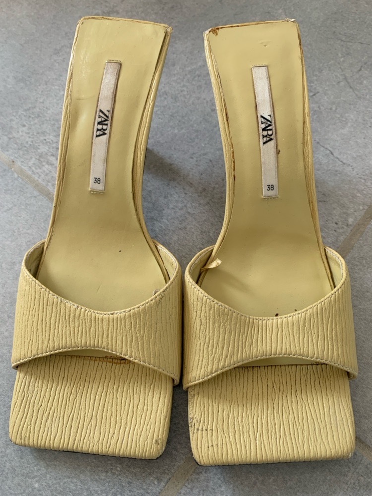 Mule jaune