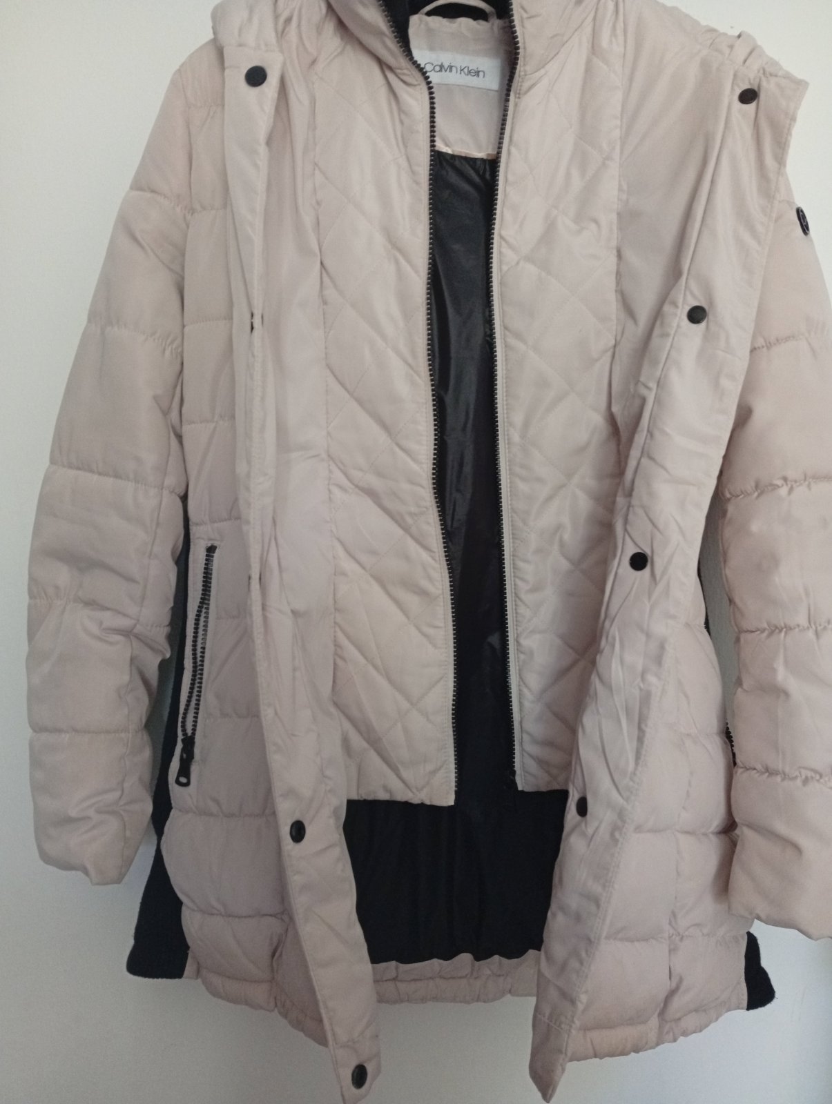 Manteau beige et noir 