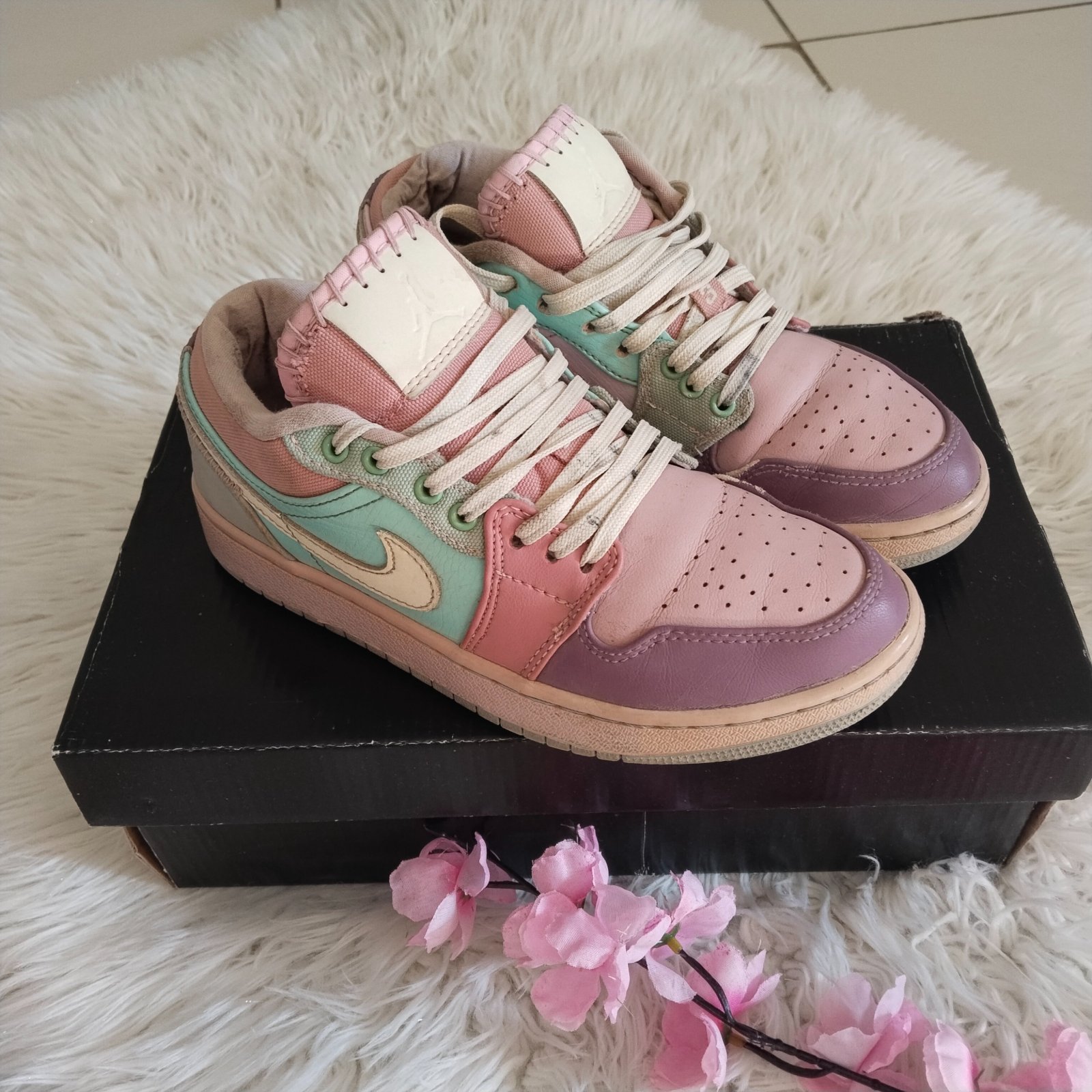 Jordan low pointure 36 fih juste dharba sghira sinon jdid el kol 