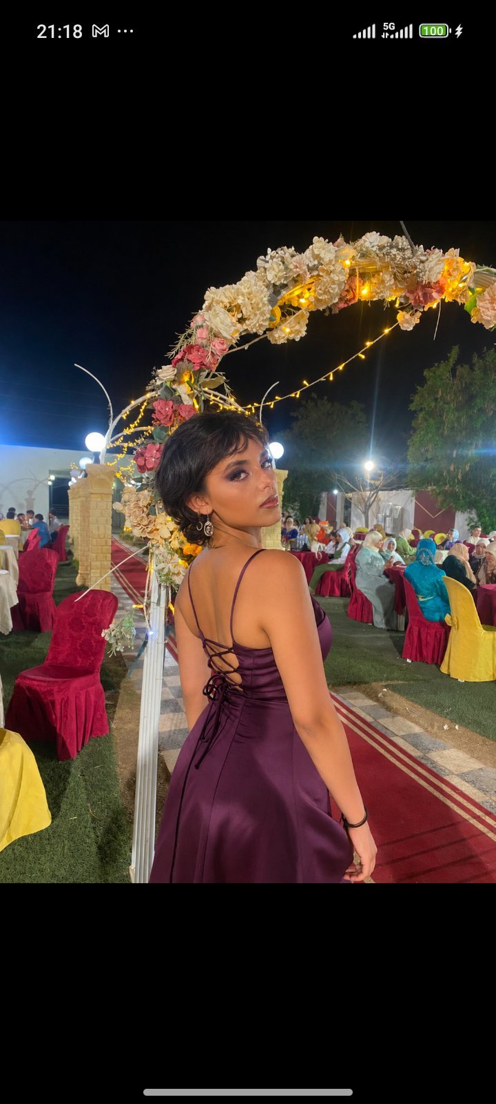 Une pièce très sympa robe style princesse taille S/Petite M couleur très unique et sexy 