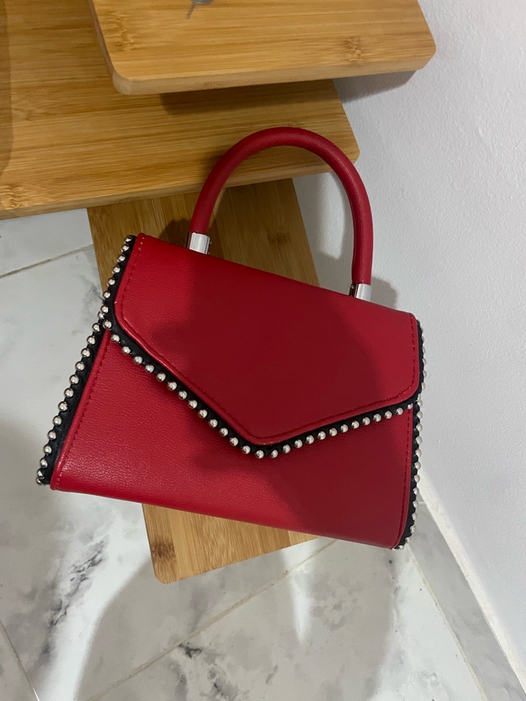 Petit sac à main rouge