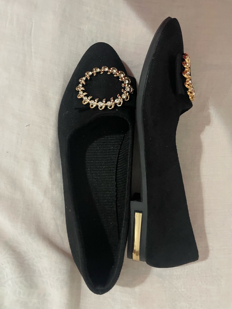Ballerines noires en daim