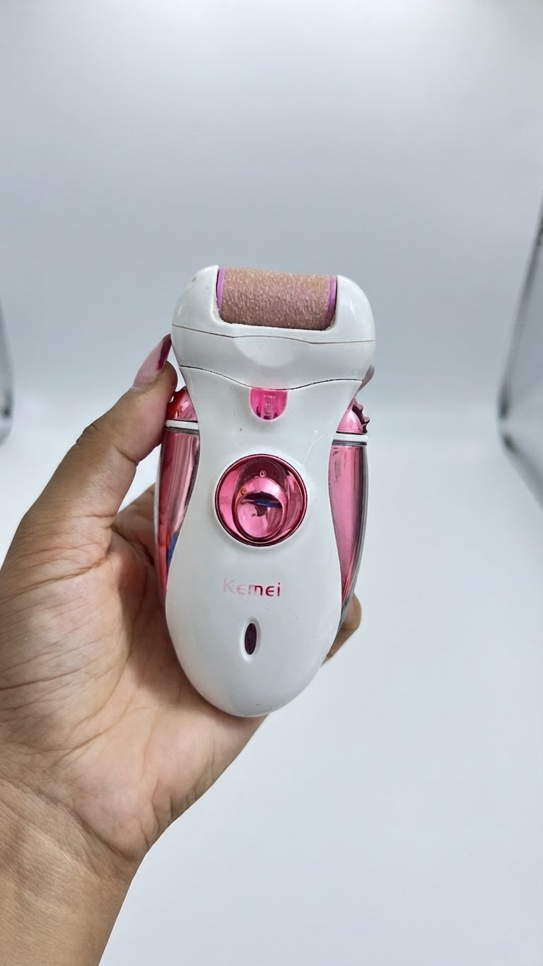 Appareil electrique pour  piedds séches et pour epilation