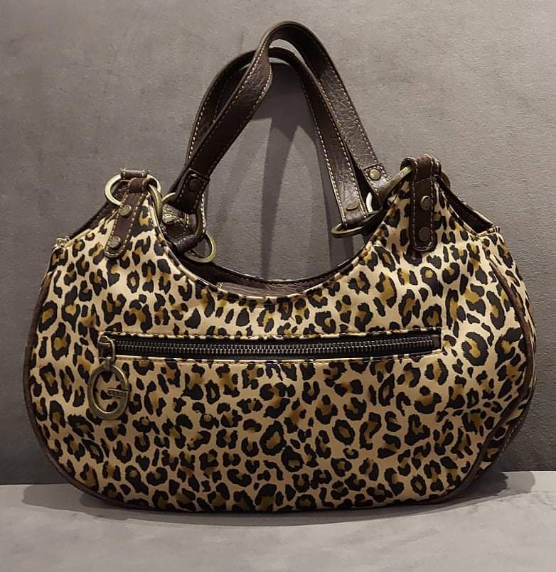 sac a main  léopard Guess