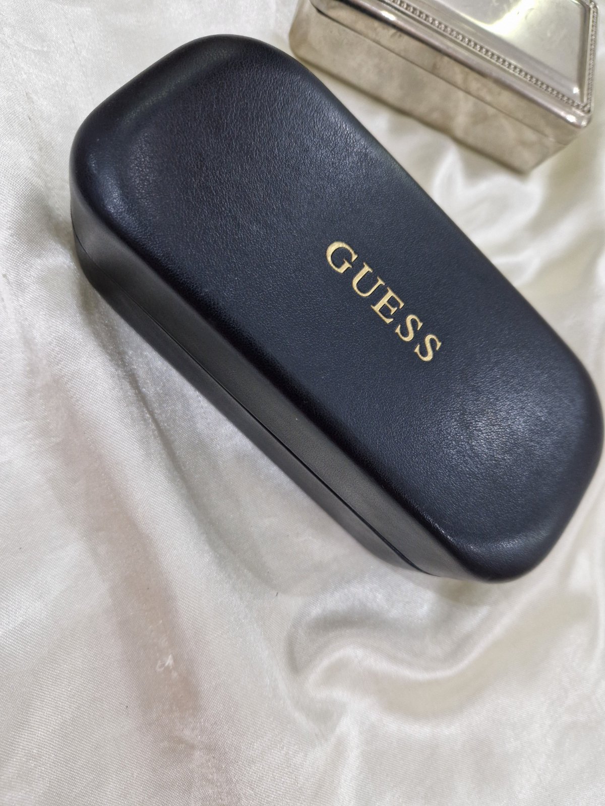 Lunette guess