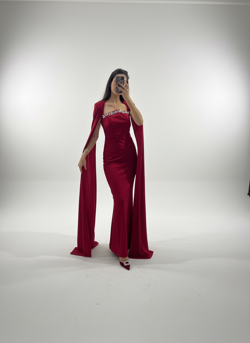 Robe soirée shein rouge avec détail en swarovski 