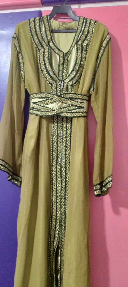 Caftan avec finition pailleté 