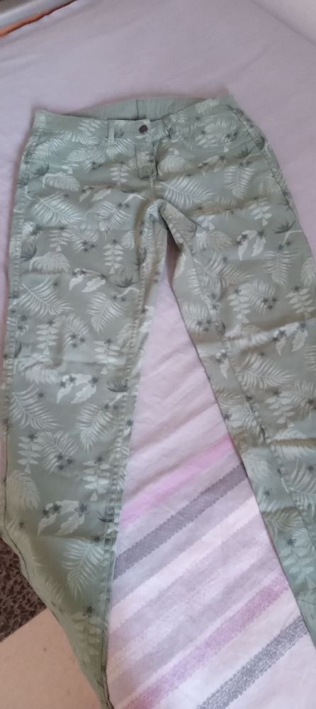 pantalon saison imprimé neuf se porte des 2 faces 