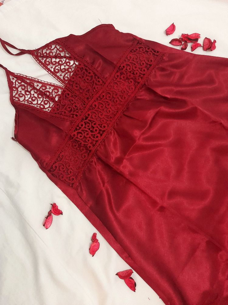 Lingerie robe rouge 