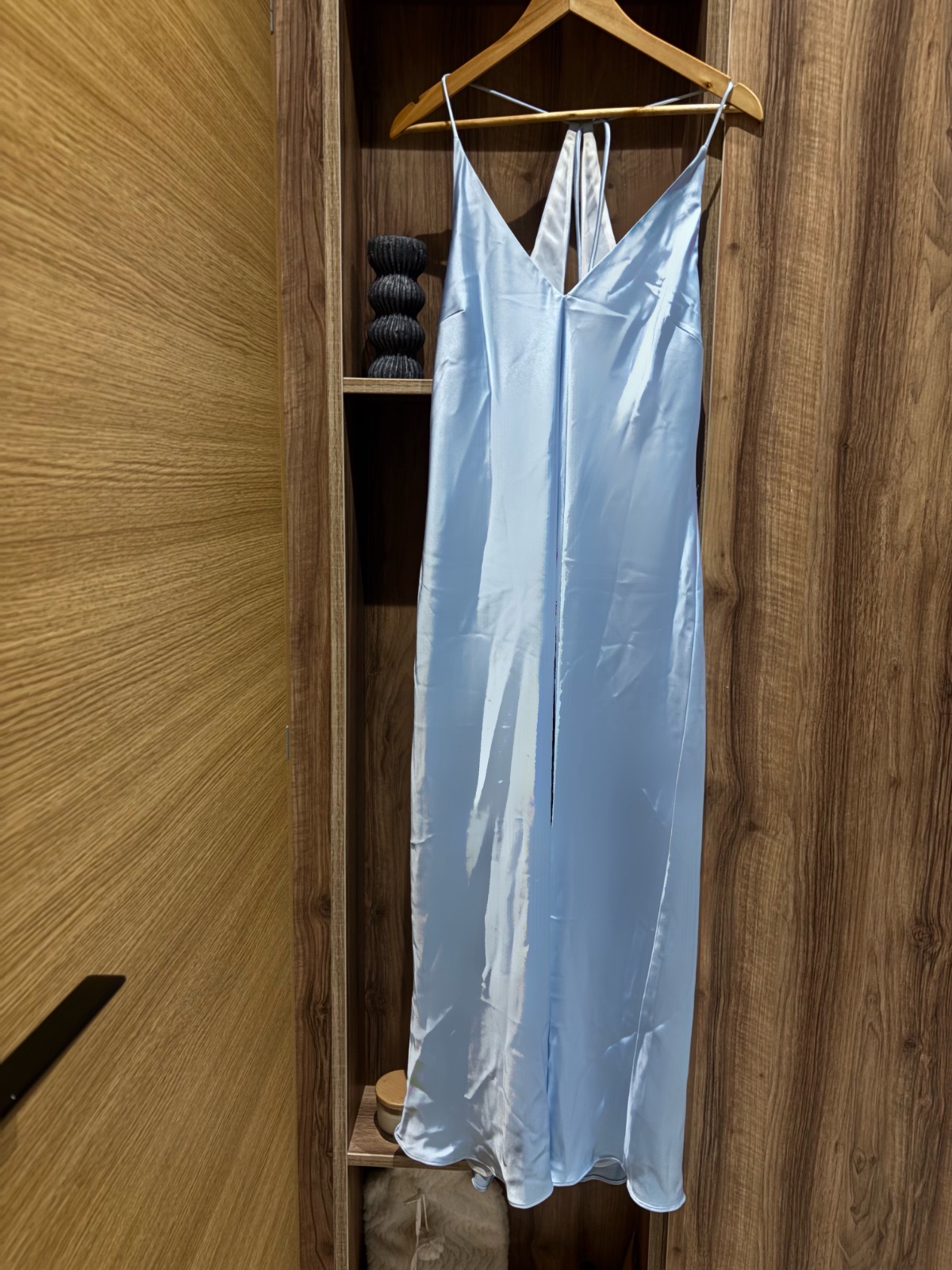 Zara robe en satin bleu ciel