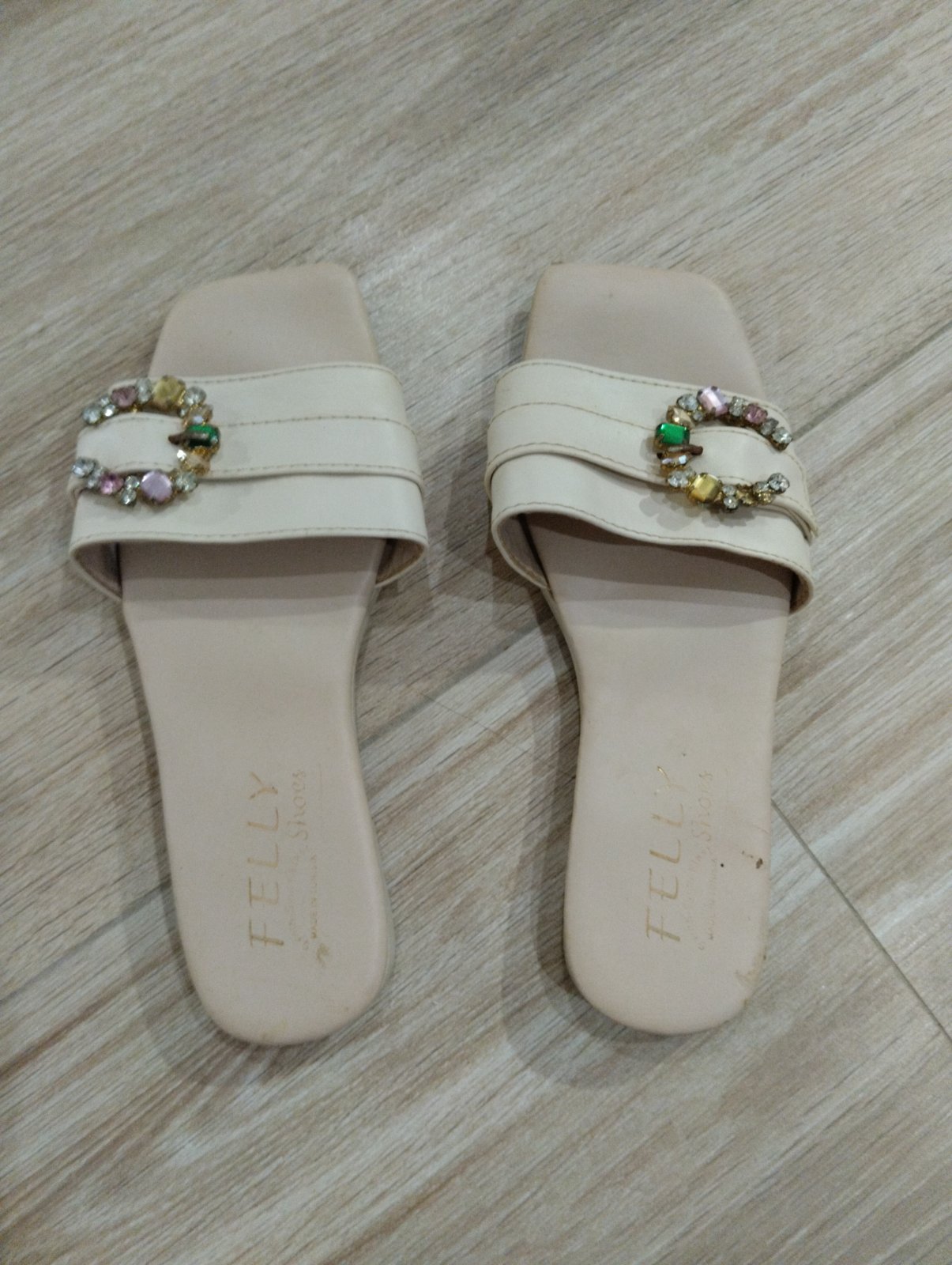 Claquettes / mule / chlaka