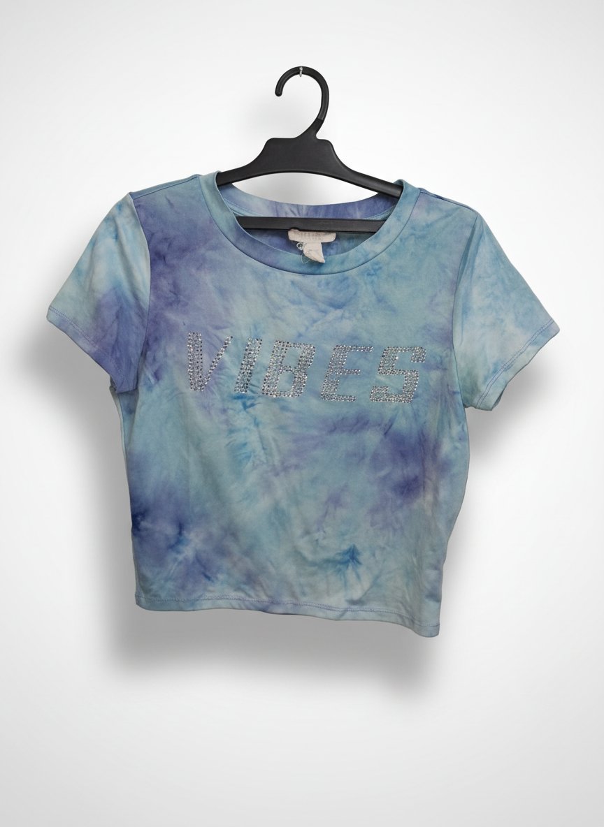 Top bleu tie-dye "Vibes" Titre : 💙 Top bleu tie-dye "Vibes" – Taille S/M