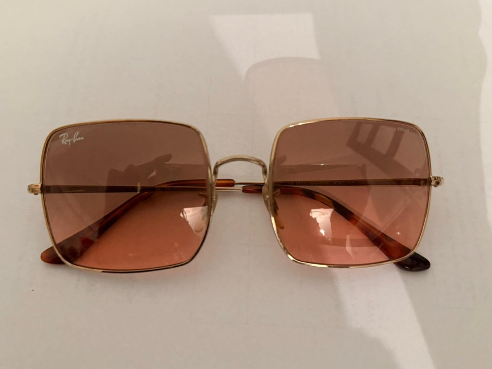 Des raybans porté une seule fois 